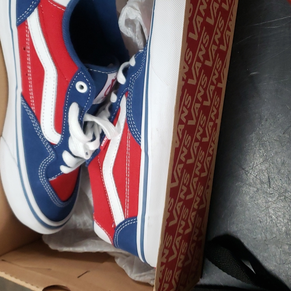 NWOT navy/red Rowan pro van shoes size 9 women or 7.5 for men